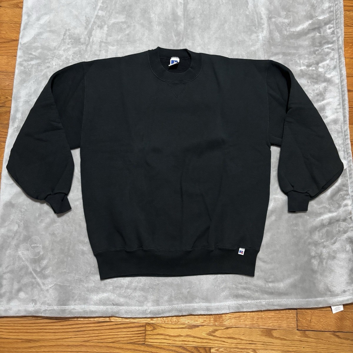 Vintage 90s Russell Athletic Blank Crewneck Sweatshirt Black Size
