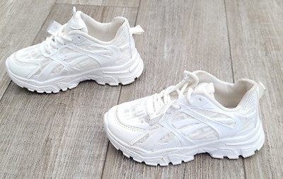 Jintu Little Girl's White Sneakers US 13 Lace Up Tennis Shoe Baer Expedite Bagag