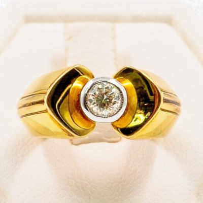 0.27Ct D/VVS2 Bezel Round Cut Diamond 18k Yellow Gold Ring Size4.75