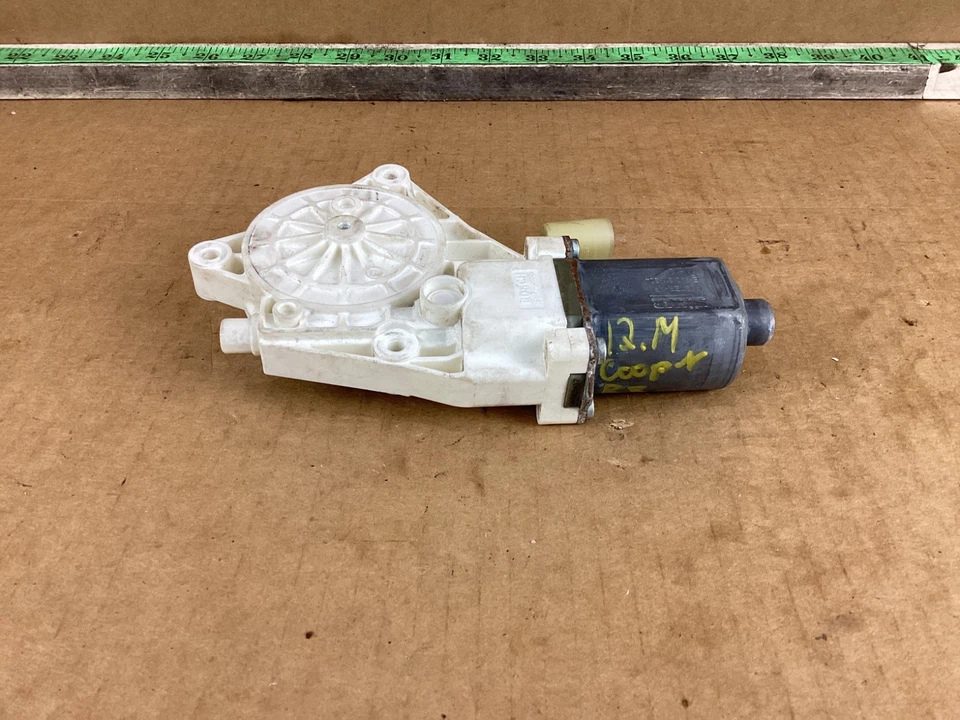 Двигатель стеклоподъемника заднего правого со стороны пассажира 2011 - 2016 Mini Cooper 6934299 - Изображение 3 из 4