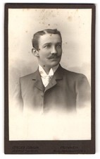 Fotografie Alfred Schmidt, München, Äuss. Maximilianstr. 6, Bürgerlicher mit Sc 