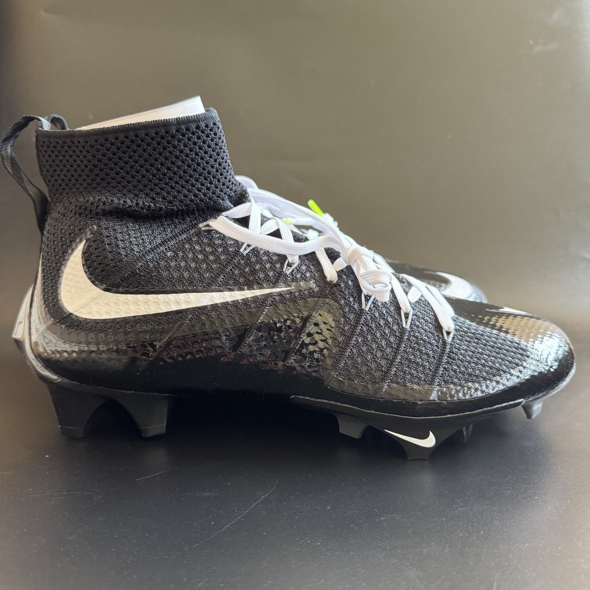 Nike Men's 10 Vapor Edge 360 Untouchable Flyknit Football Cleat