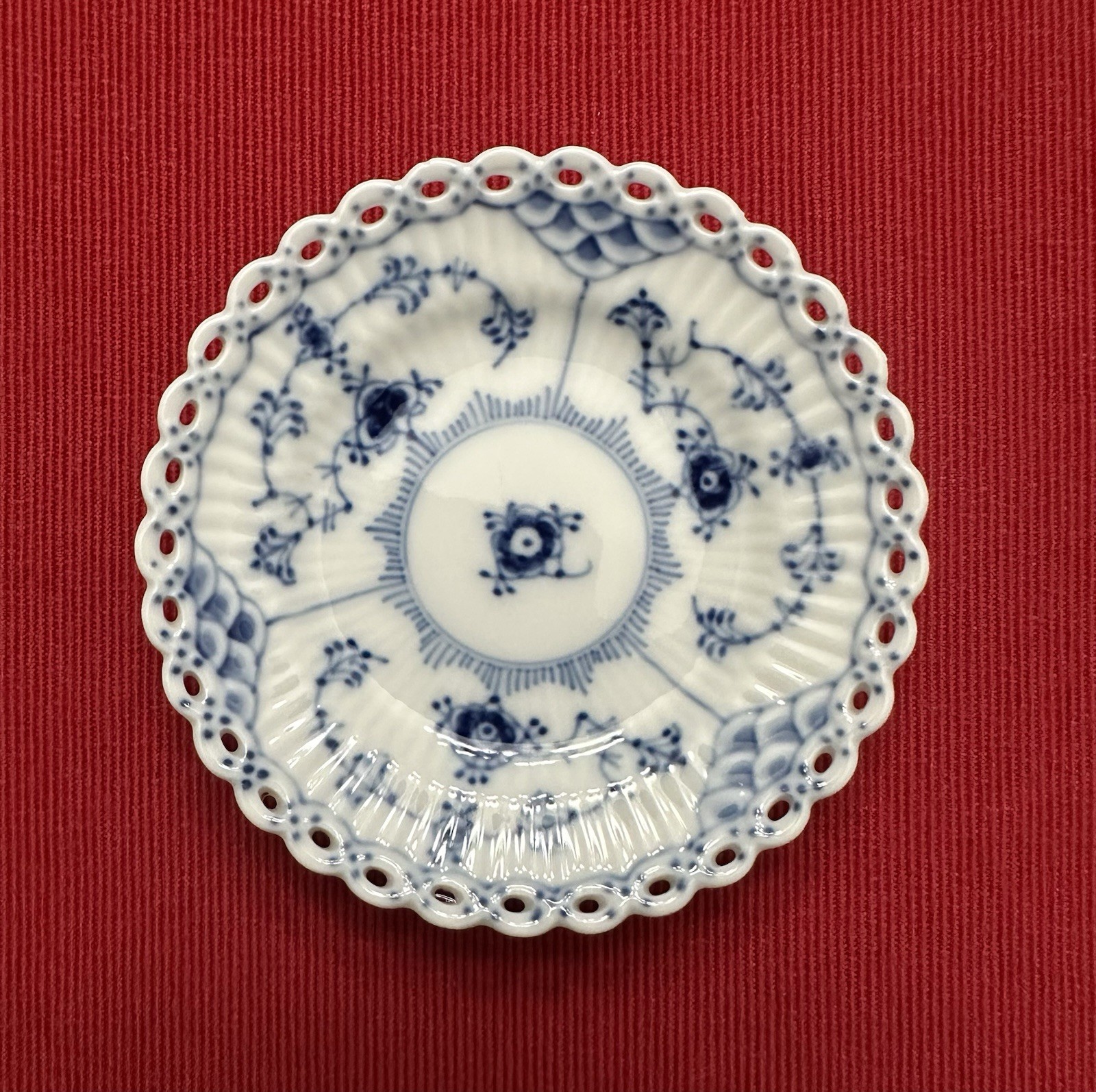 Vintage Royal Copenhagen Denmark Blue Fluted Full Lace Miniature Plate 1145
