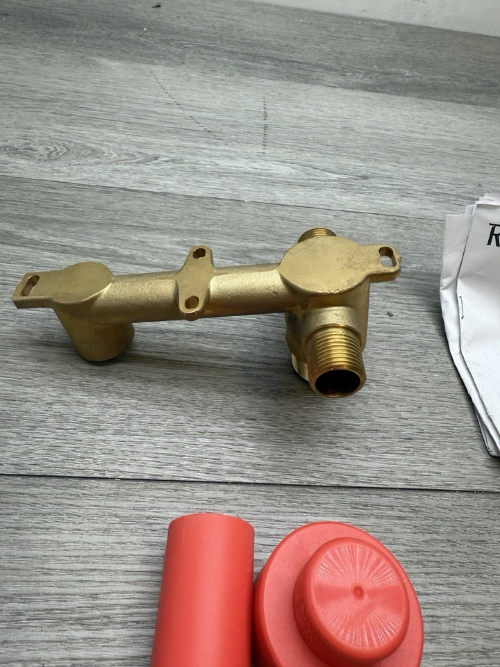 Grifo de lavabo de baño montado en la pared Rohl Riobel RH360 válvula áspera Foto 4 de 4