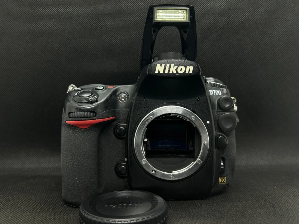 Nikon D700 12.1 MP Black Digital SLR Zoom Camera Body w/ Charger  pro strap - Image 3 of 4