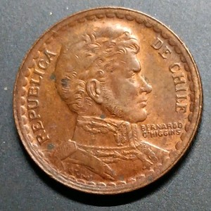 1943 Chile One Peso. Very nice condition. High value coin. 