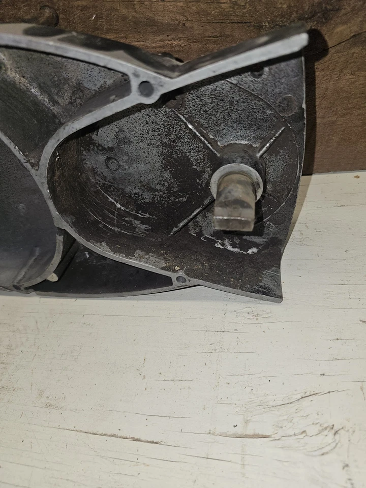 Husqvarna 400 1968-1970 cubierta de piñón cruzado palanca de cambios cubierta de cohete Foto 3 de 4