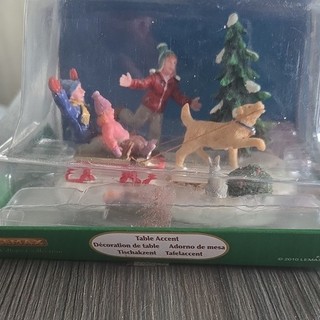 Lemax Table Accent Christmas Village Scene Sled Dog Tree Resin Figurine 2010