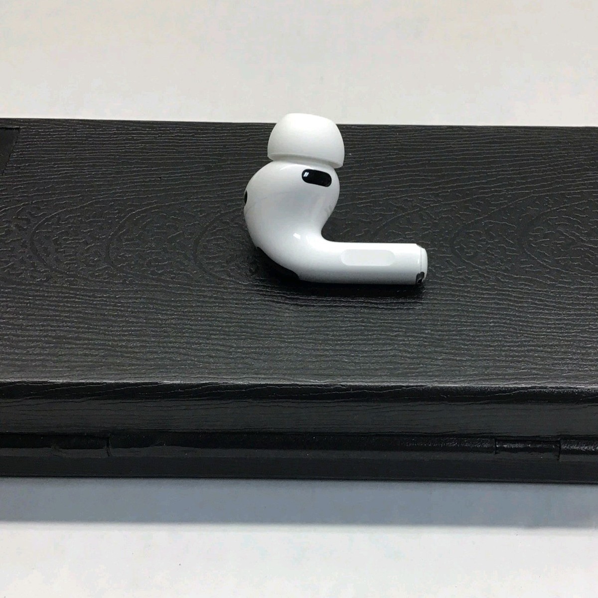Apple AirPods Pro 3 (3rd Gen) Replacement - Right Side only A3063