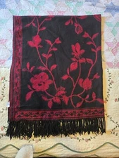 Vintage Womens Poncho Wrap Shawl Fringed Floral Black and Red
