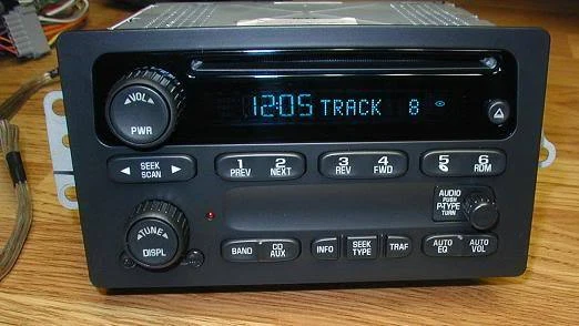 无锁版 2003 - 07 吉姆西 Sierra & Yukon Hummer H2 CD 播放器 收音机 即插即用 — 第 3/4 张图片