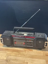 VTG Soundesign AM-FM Stereo Radio Cassette Player 4636BLK WORKS TapeFM Antenna