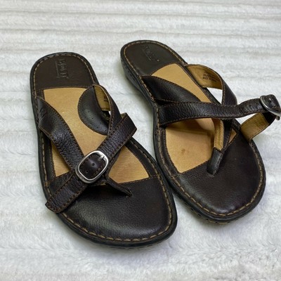 Born Leather Sandals Size 8 Brown Between The Toe Buckle Comfort
