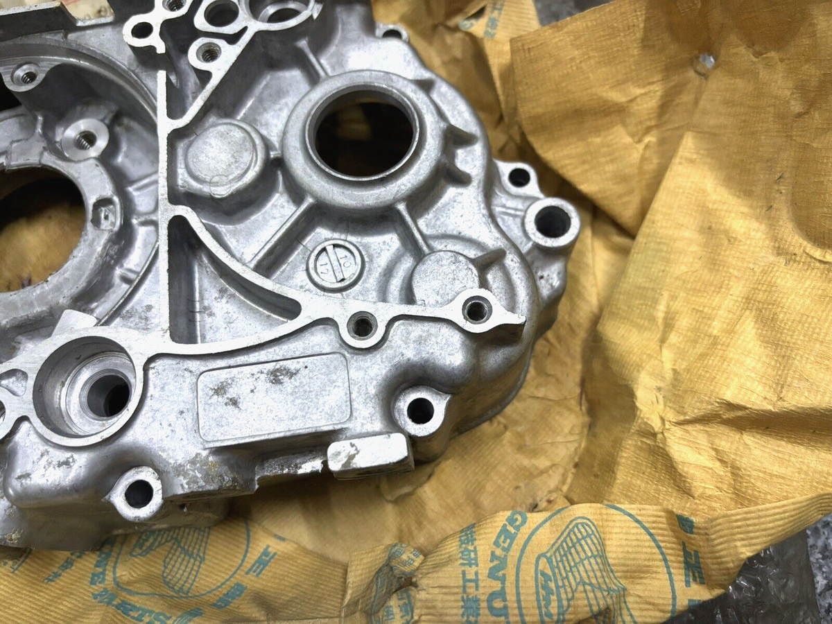 Honda C50 C50Z C70 C70Z CD50 CD70 SS50Z LH Crankcase NOS Genuine
