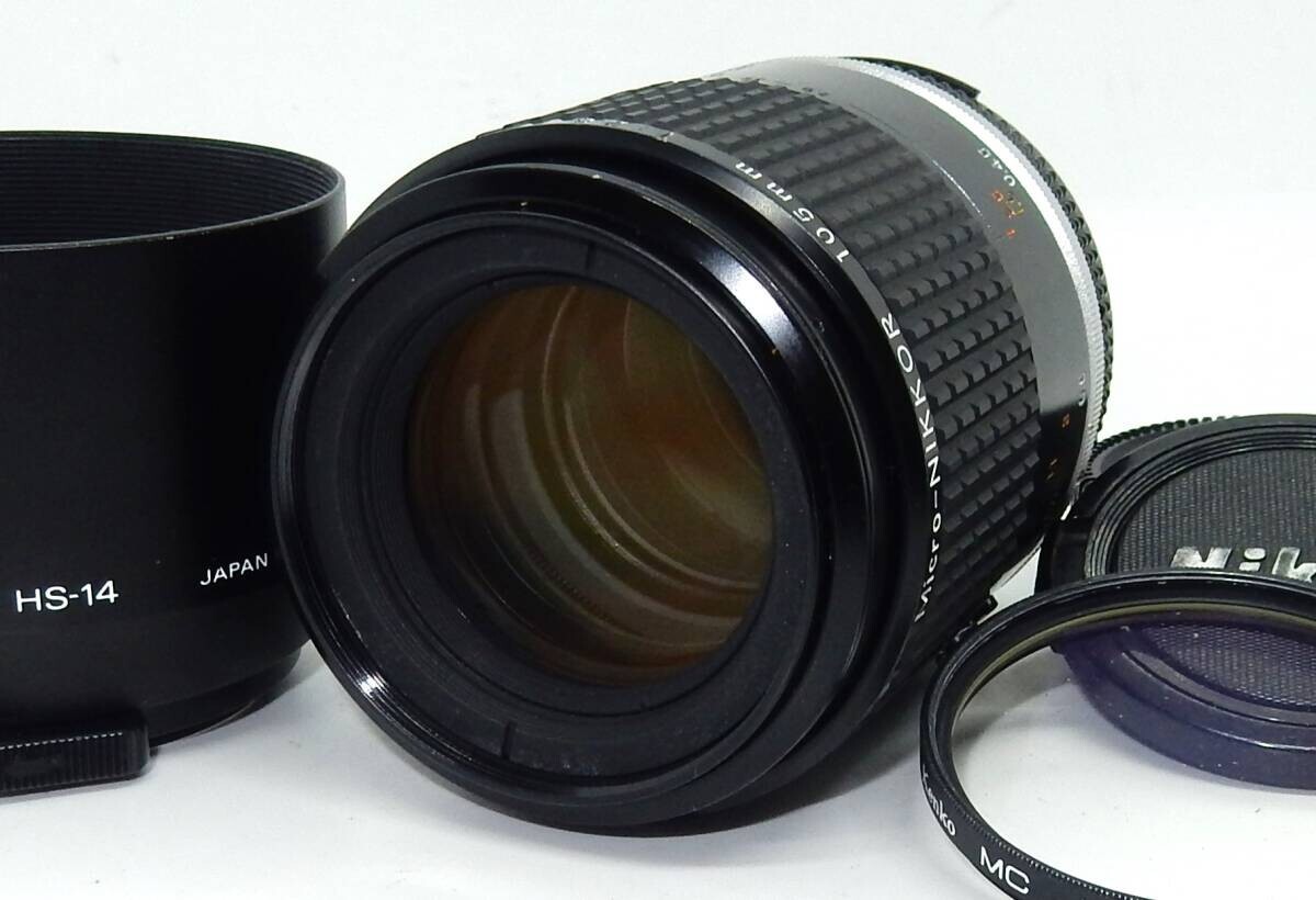 Nikon Ai-S Micro-NIKKOR 105mm F2.8 with front and rear cap Nikon Ai-S Micro-NIKKOR 105mm F2.8 with front and rear cap