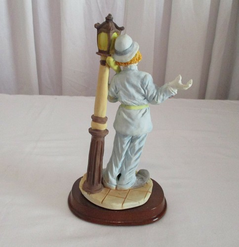 Porcelain Night Watchman CLOWN J. J. JONES ( Worlds Greatest Clown) - Picture 3 of 4