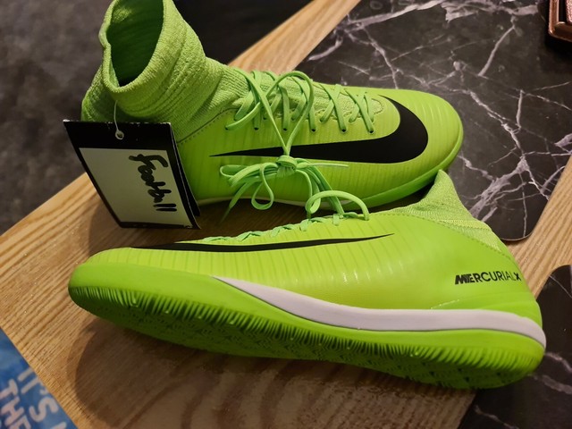 astro trainers size 4