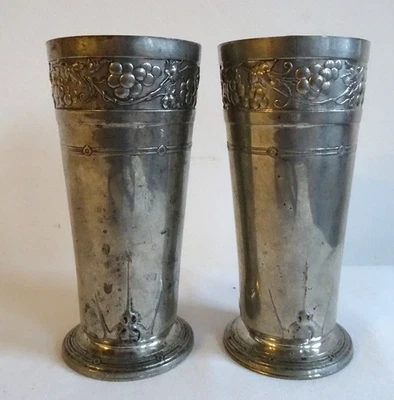 Zwei florale JUGENDSTIL Becher Vasen Art Nouveau H 15,5 cm - Bild 1 von 4