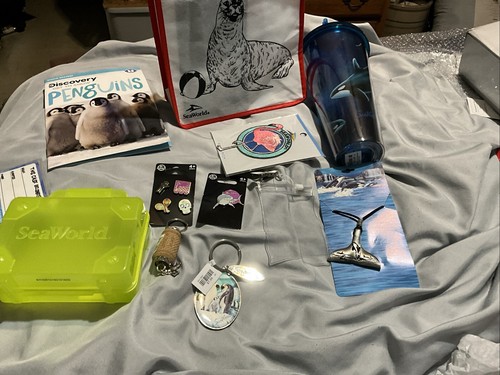 SEAWORLD REUSABLE BAG,BUNDLE NECKLACE, SHIRT PINS, KEYCHAIN, POUCH,PLUS MORE NEW - Picture 5 of 24