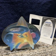 The Hamilton Collection Star Trek Plate - ENGAGE !  - The Enterprise NCC 1701-D.