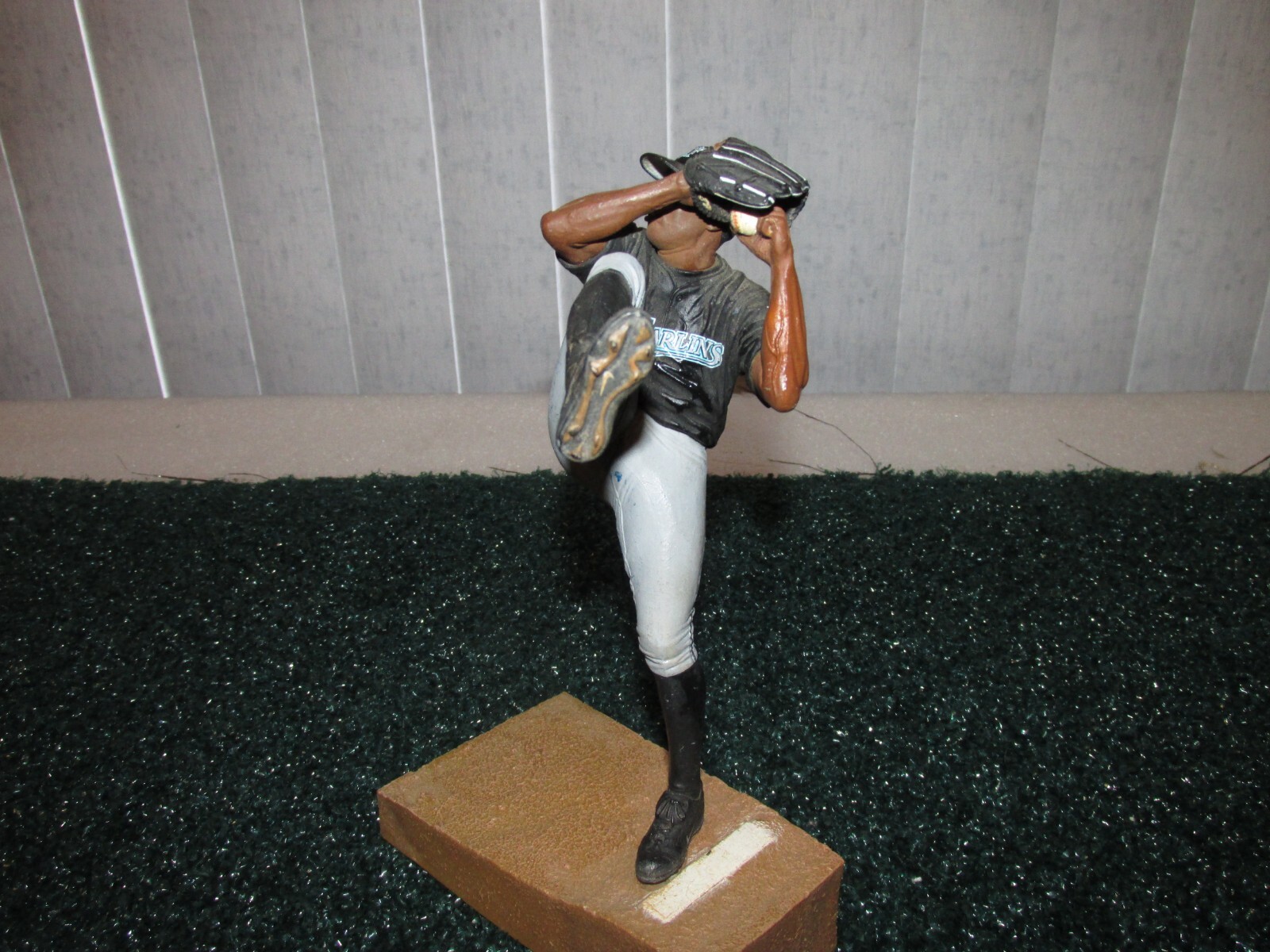 Picture 3 of 6