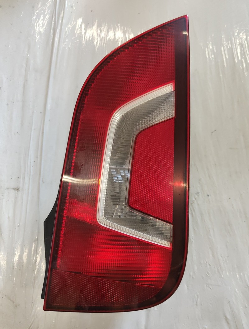 1S0945096D Feu arrière. Droite VOLKSWAGEN UP! (1S) 1.0 (44Kw) Ber 3p/b/999cc
