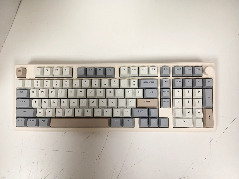 EpoMaker Galaxy 100 Hot-Swappable Wireless Mechanical Keyboard With Rotary Knob - Image 4 of 4