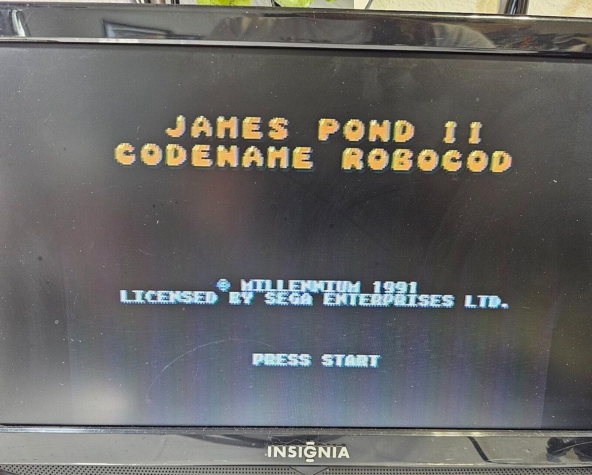 James Pond II: Codename RoboCod (Sega Genesis, 1993) Game and Case