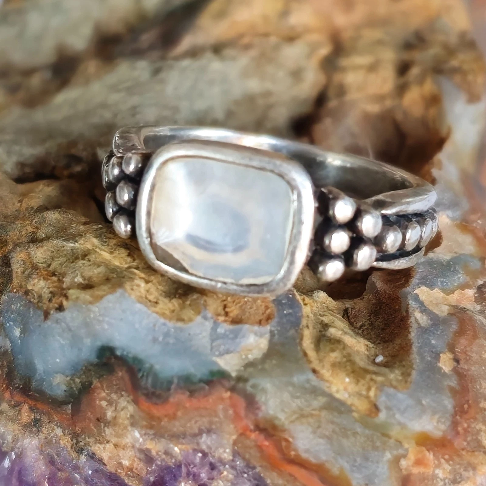 VTG 925 Sterling Silver Native American MOP Ring Size 7.75 Dotted Signed RW