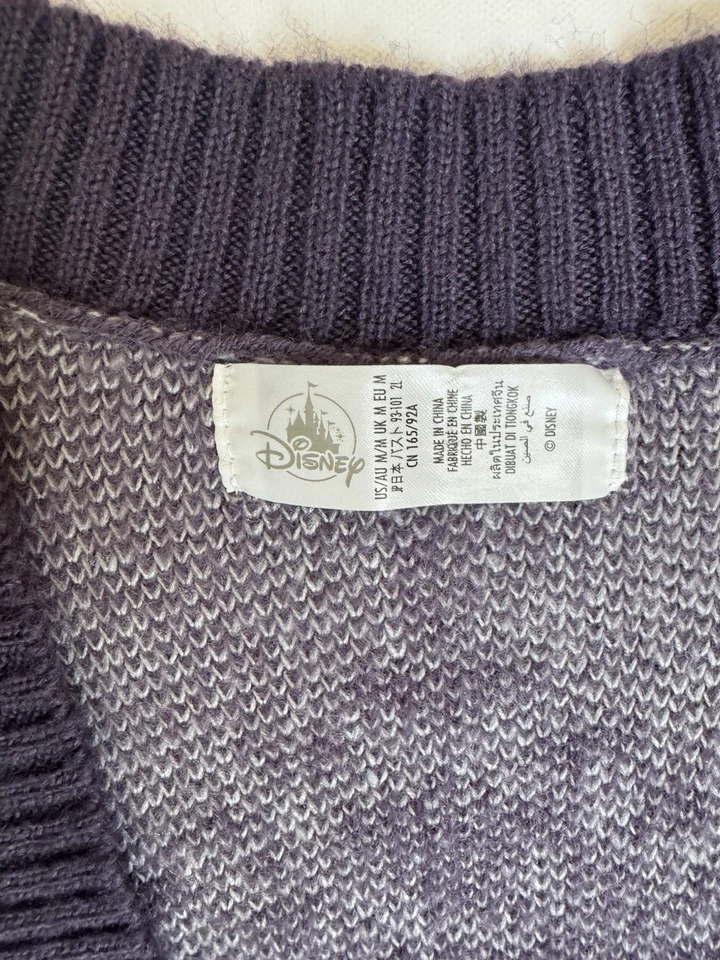 Cárdigan Suéter Mansión Embrujada Parques Disney Papel Pintado Púrpura Mediano Raro Difícil de Encontrar Foto 2 de 4
