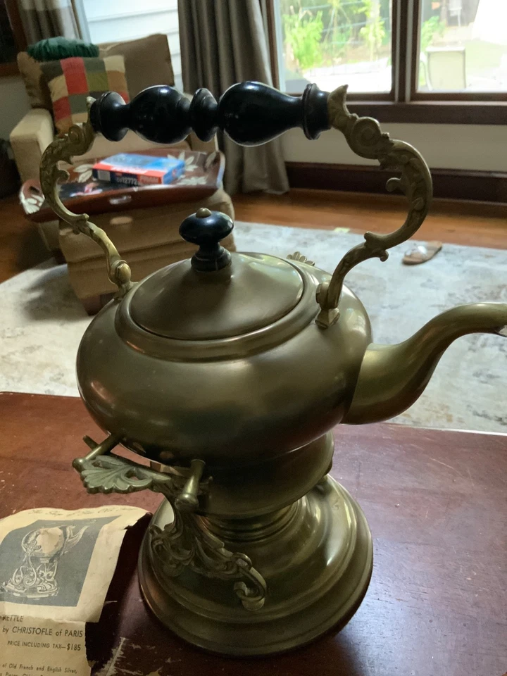 Antigua tetera CHRISTOFLE FRANCE de latón inclinable Foto 2 de 4