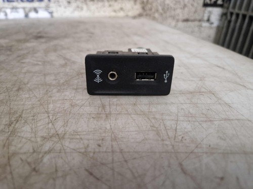 Radiobedienung VW Caddy IV USB 5G0035222E 333763