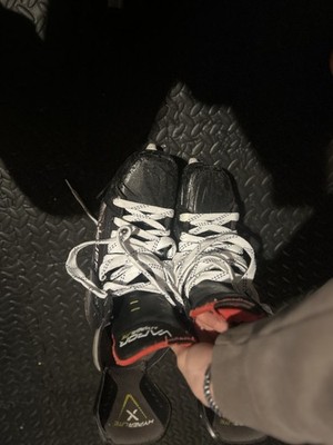 Bauer Hyperlite Skates