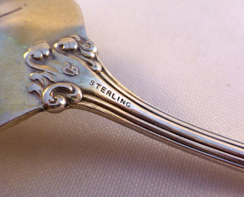 ¿Ensalada grande Madame Royale-Durgin? Tenedor para servir 9" - Mono'd 9" Foto 3 de 3