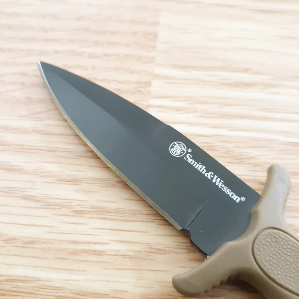 Smith & Wesson M&P Bota Cuchillo Fijo 3" Hoja de Acero Inoxidable Mango de Goma Tostado Foto 3 de 4