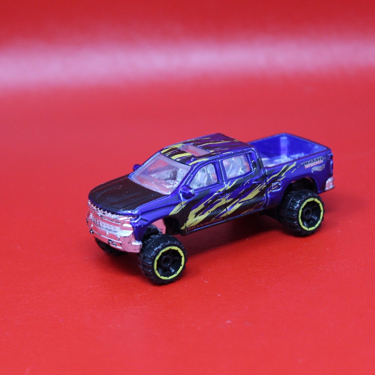 Voiture Hot Wheels 1/64 Chevrolet Silverado Trail Boss LT 2019 - Édition 2022 #7/10 - Neuf
