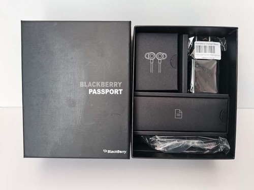 BlackBerry Passport Q30 (SQW100-1) 32GB storage 13MP QWERTY Keyboard Cellphone - Afbeelding 11 van 14