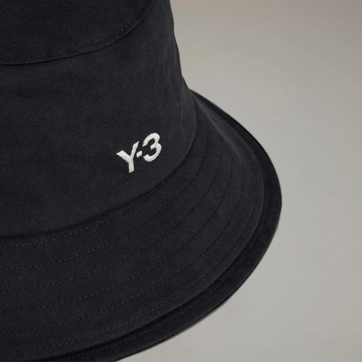帽子 Y-3 3-STRIPES BUCKET HAT (M) Adidas Y-3 3-Stripes Talk White Unisex Bucket Hat, Sizes M/L