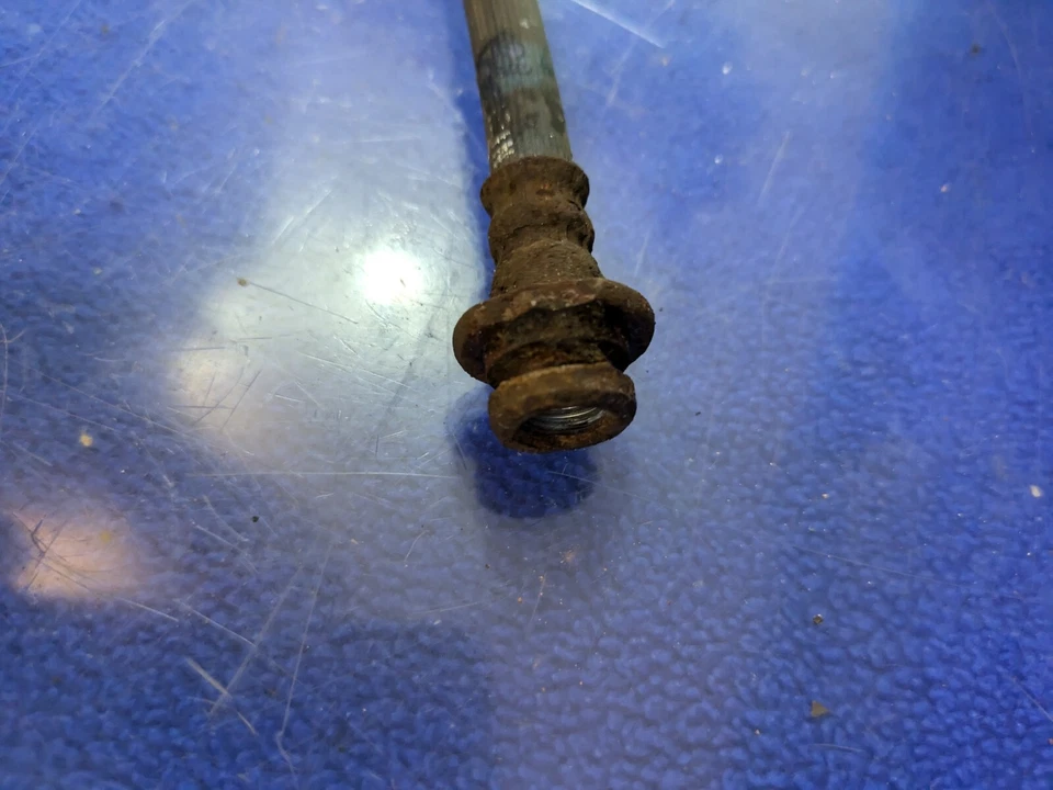 Infiniti Manguera Trasera OEM Pasajero Derecho Línea Freno Fx50 V8 Foto 2 de 4