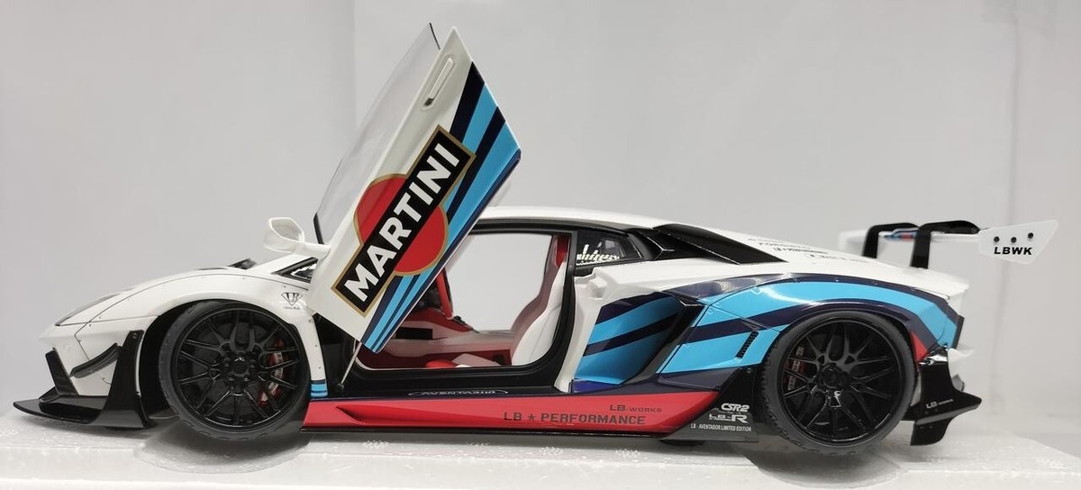 Rare Finished product AUTOart 1/18 Lamborghini Aventador Martini
