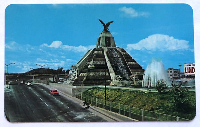 Monument a la Raza en la Ciudad de Mexico - Precolumbian Monument Postcard