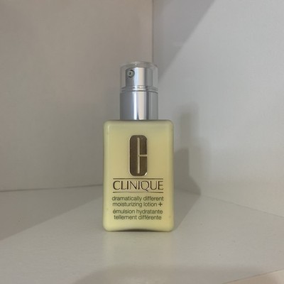 Clinique 0412295927144 Dramatically Different Moisturizing Lotion with Pump