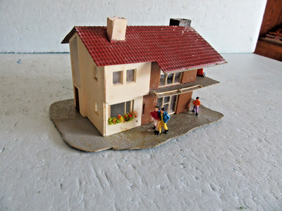 HO - Vollmer 3720 - Custom Multi Family Home under Construction w/ People