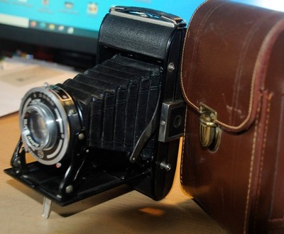 Adox Sport Dr. Schleussner Klappkamera Schneider-Kreuznach Radionar 1:4,5/105