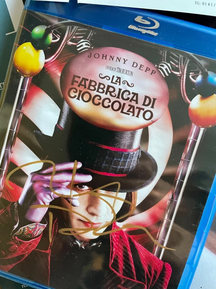 JOHNNY DEPP SIGNED bluray & Newspaper Cover + Ticket (Photo Proof) - Image 4 of 4