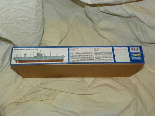 TRUMPETER USS MOUNT WHITNEY LCC-20 1997 MODEL KIT SCALA 1:700 # 05719 2005 - Foto 5 di 9