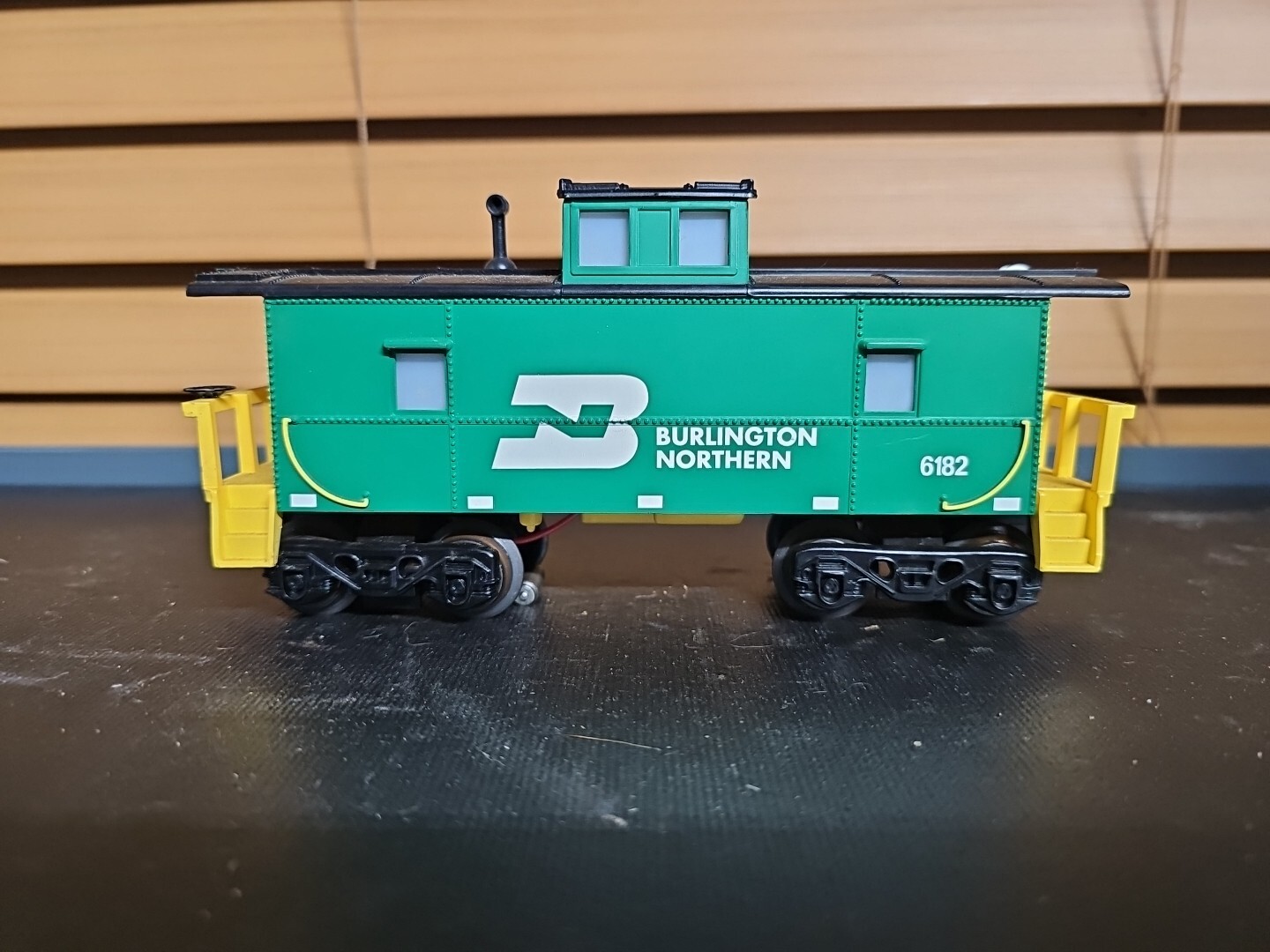 Lionel K-Line O-Gauge Burlington Northern Caboose