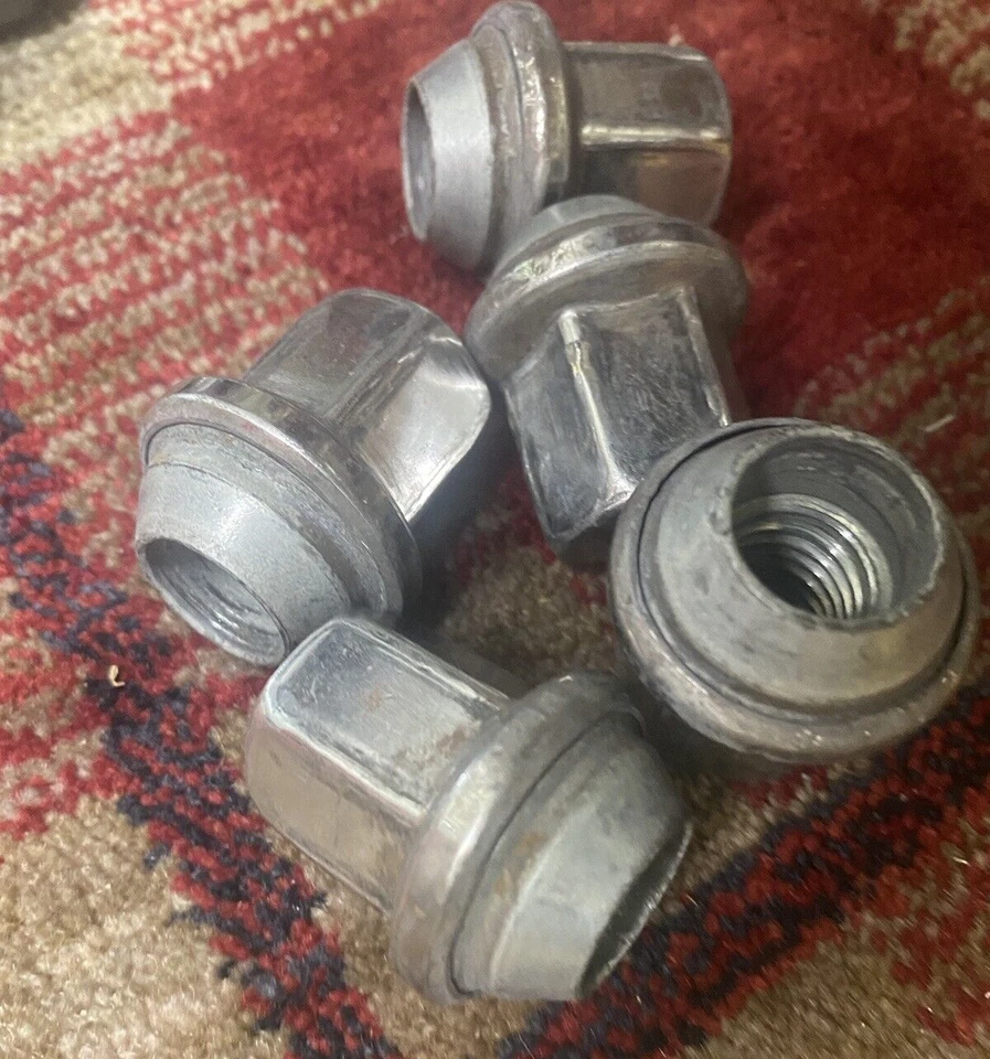 Aston Martin tuercas de rueda usadas, 20 OEM-J 192, Vantage, DB9 y otros modelos Foto 3 de 4