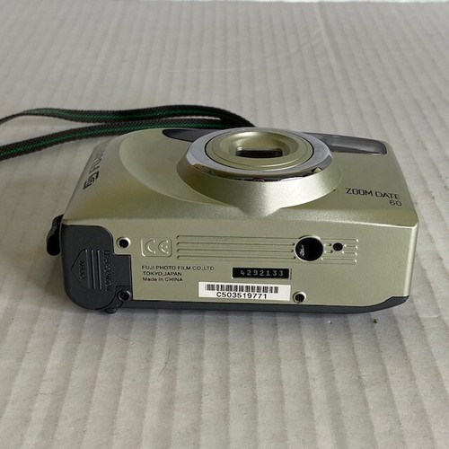 FUJIFILM DISCOVERY S600 ZOOM DATE 60 POINT & SHOOT FILM CAMERA Working - Picture 7 of 10