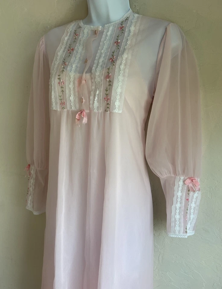 Conjunto de bata pegnoir vestido sin mangas lencería vintage años 70 Radcliffe M coqueta pradera Foto 2 de 4